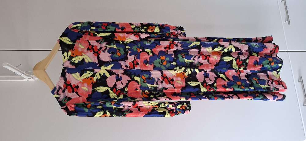 Fransa st. M litríkur blómakjóll