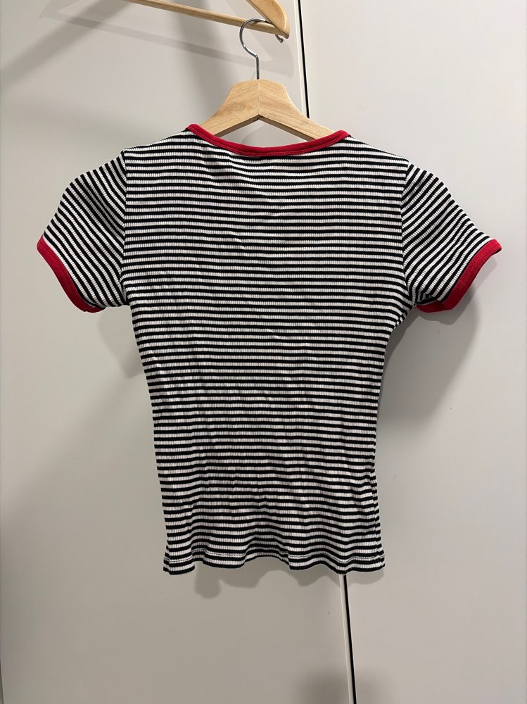 H&M musta/valko raidallinen t-paita. S