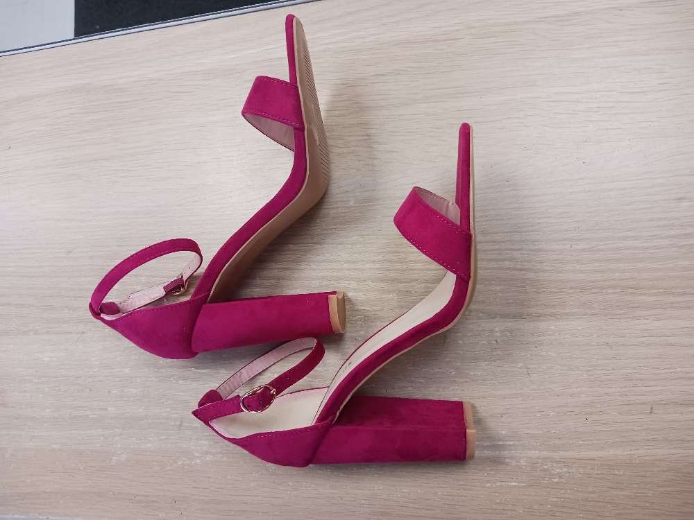 Glamorous pinkit korot 6
