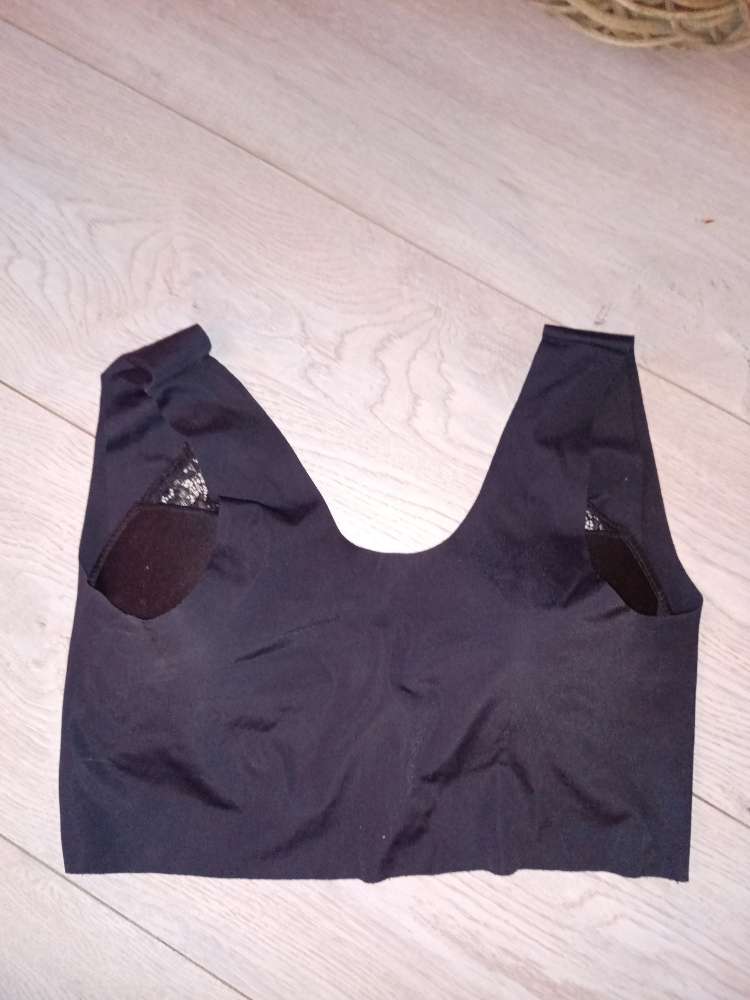 Toppur með púðum. Saumlaus M/L