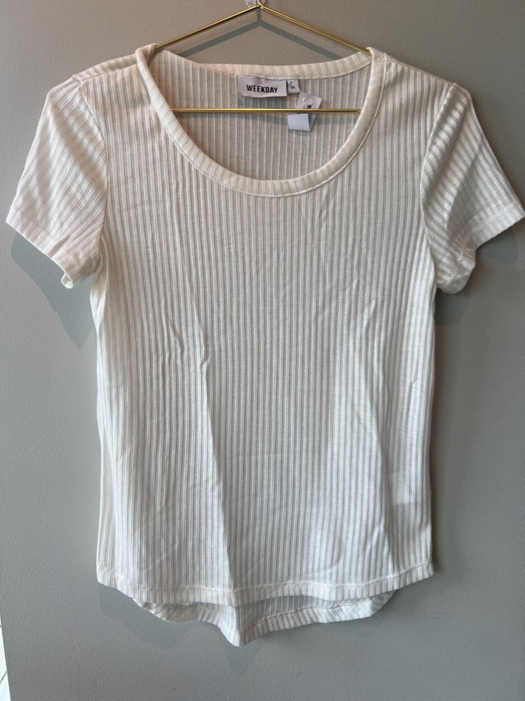 Weekday t-skjorte hvit str. XS