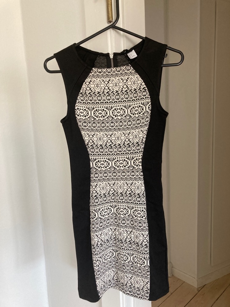 H&M, kjole med mønster, XS, købt i Paris 