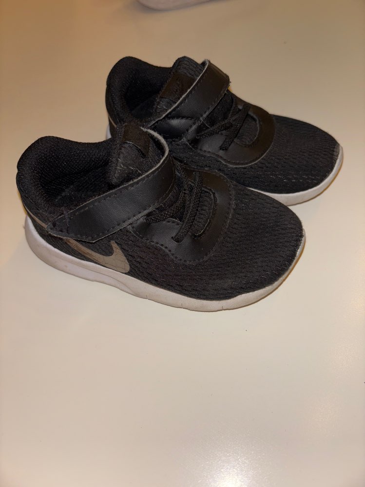 Nike skór svartir St 23,5