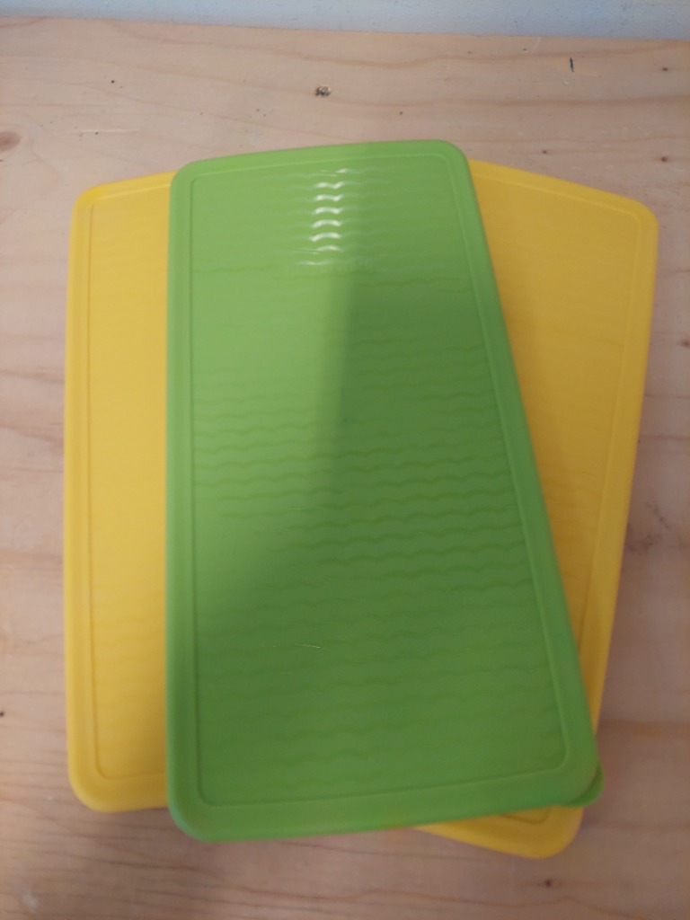 3 x Tupperware
