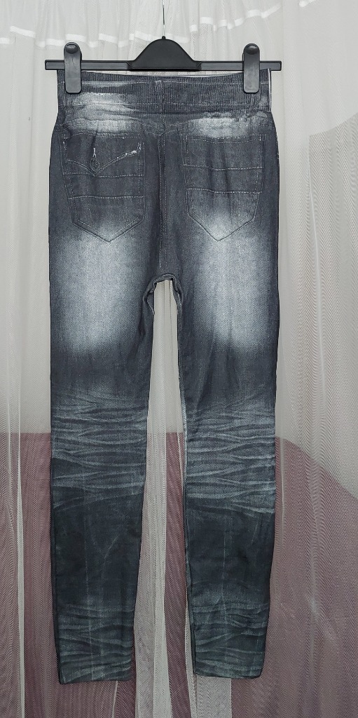 Harmaa perhos leggingsit