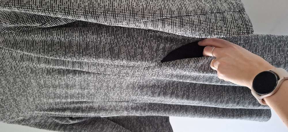 H&M svart/hvítur kjóll M m. vösum