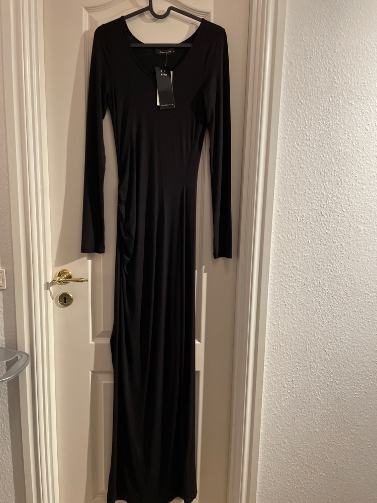Modstrøm lang sort kjole