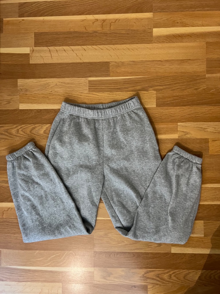 Grå joggebukse