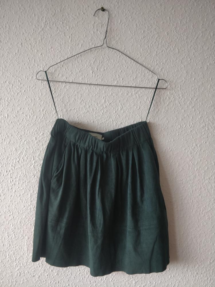 Mørkegrøn nederdel str 34