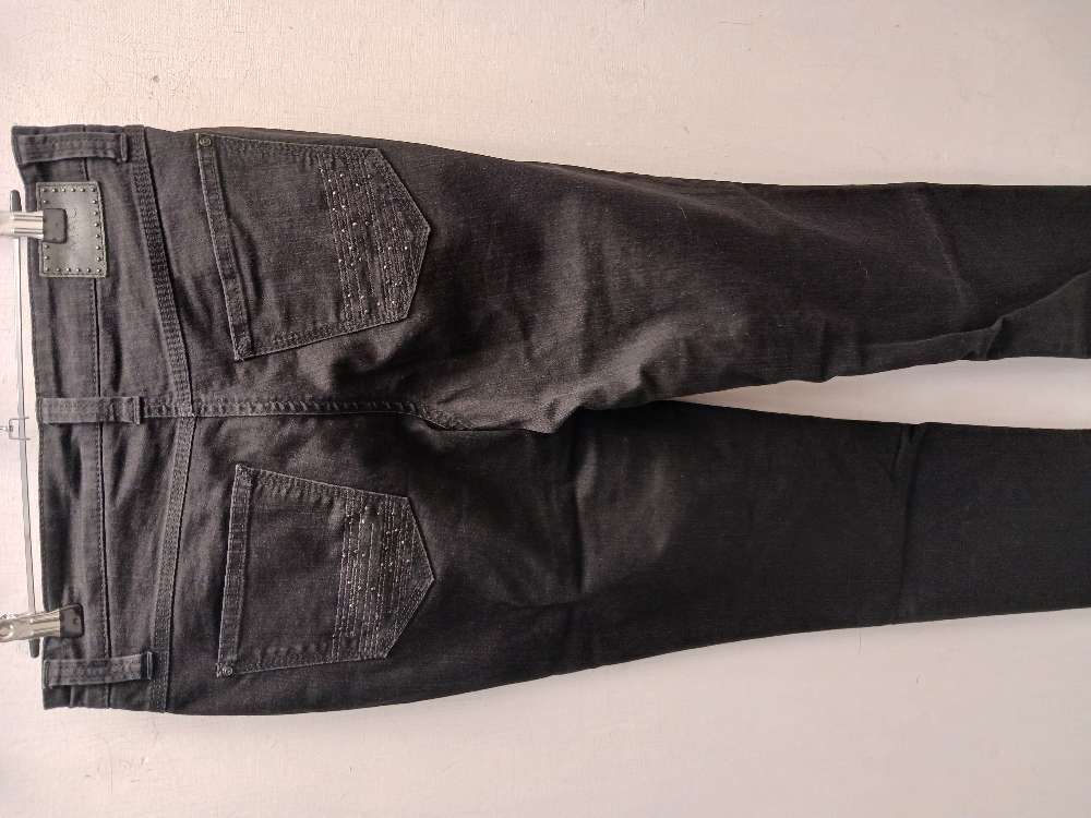 Mac mustat farkut 40