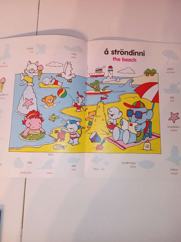 Límmyndabókin. Íslenska og enska. Ný.