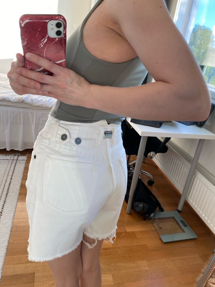valkoiset vintage farkkushortsit