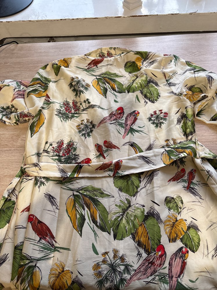 Värikäs mekko L