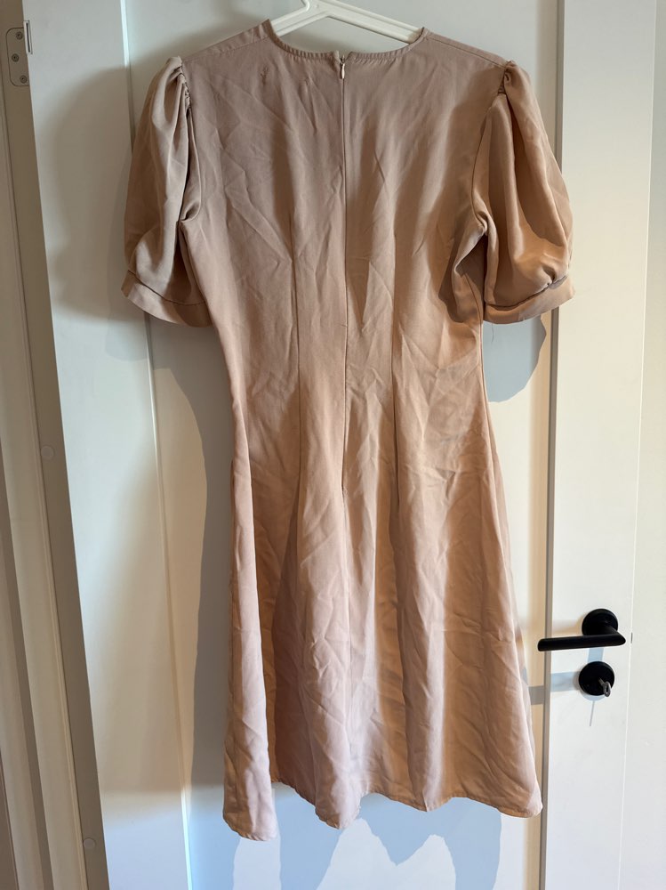 P - enkel beige kjole str xs 