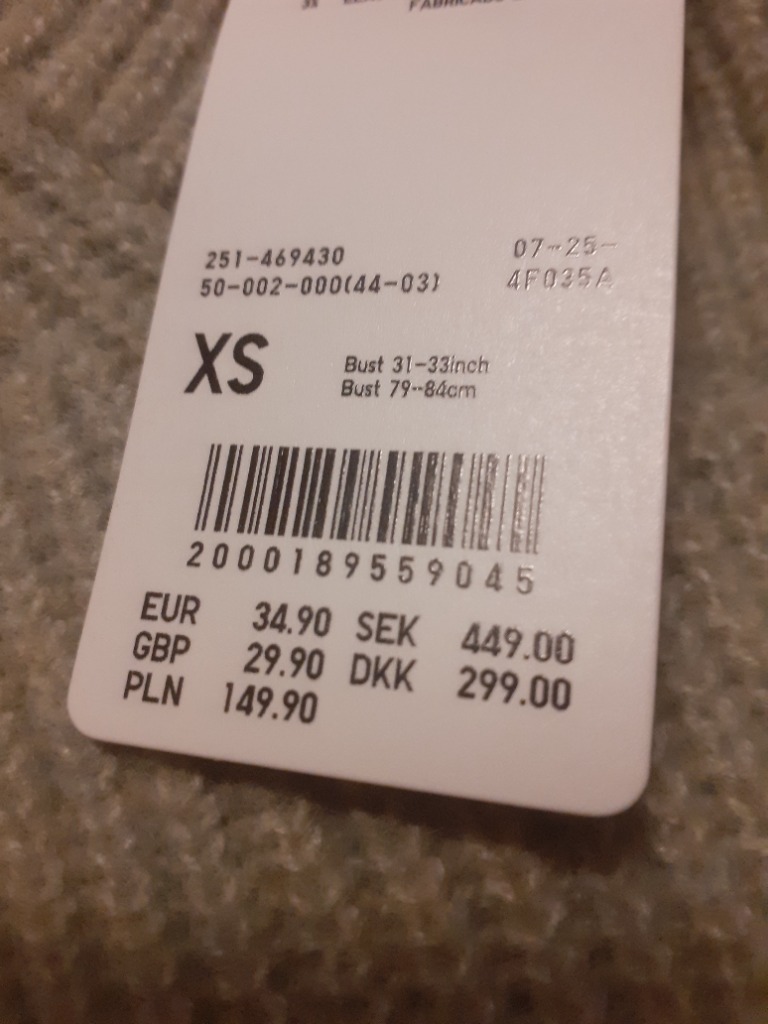Ný Uniqlo peysa XS