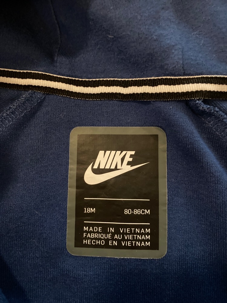 Nike collegepuku 80/86