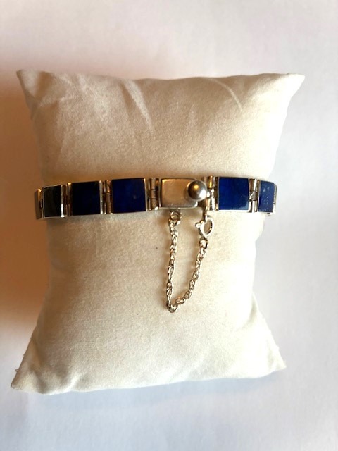 Armbånd  lapislazuli m/hengsler 19,5 cm