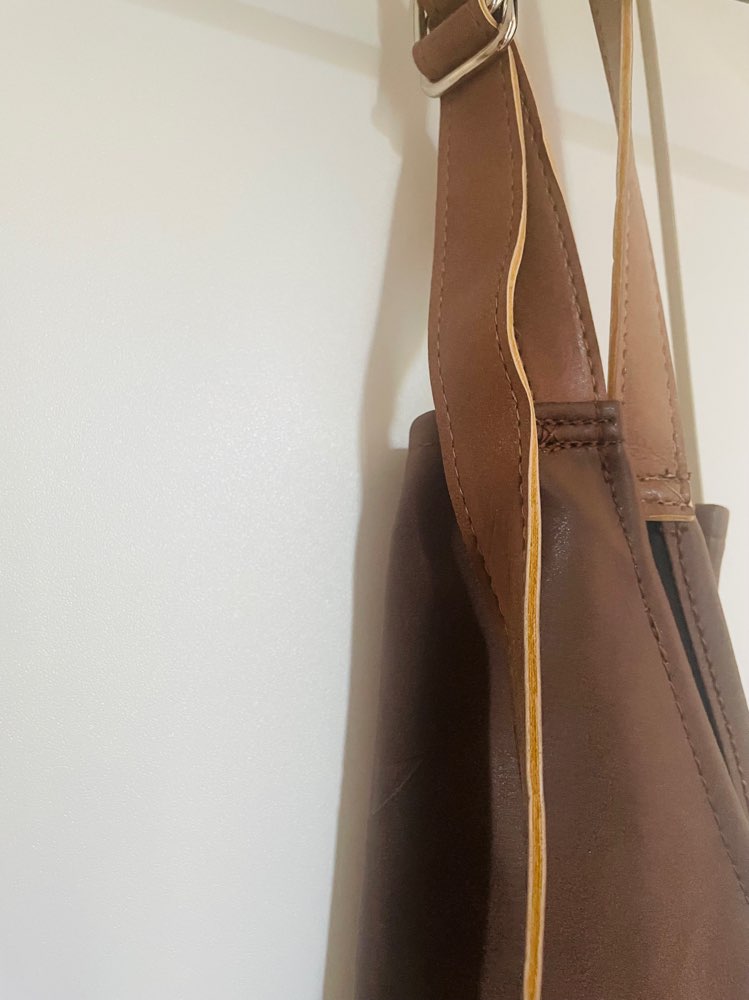 Esu, faux leather