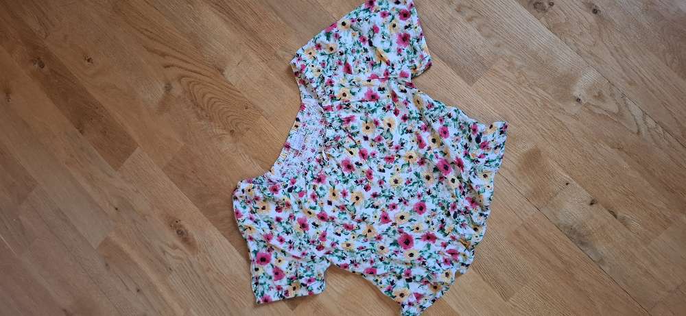 Lindex st. 146/152 blómatoppur