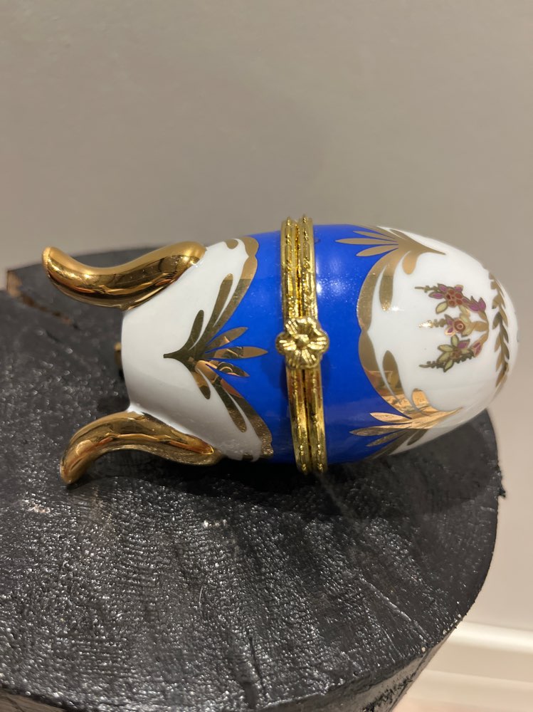 Posliinimuna korurasia