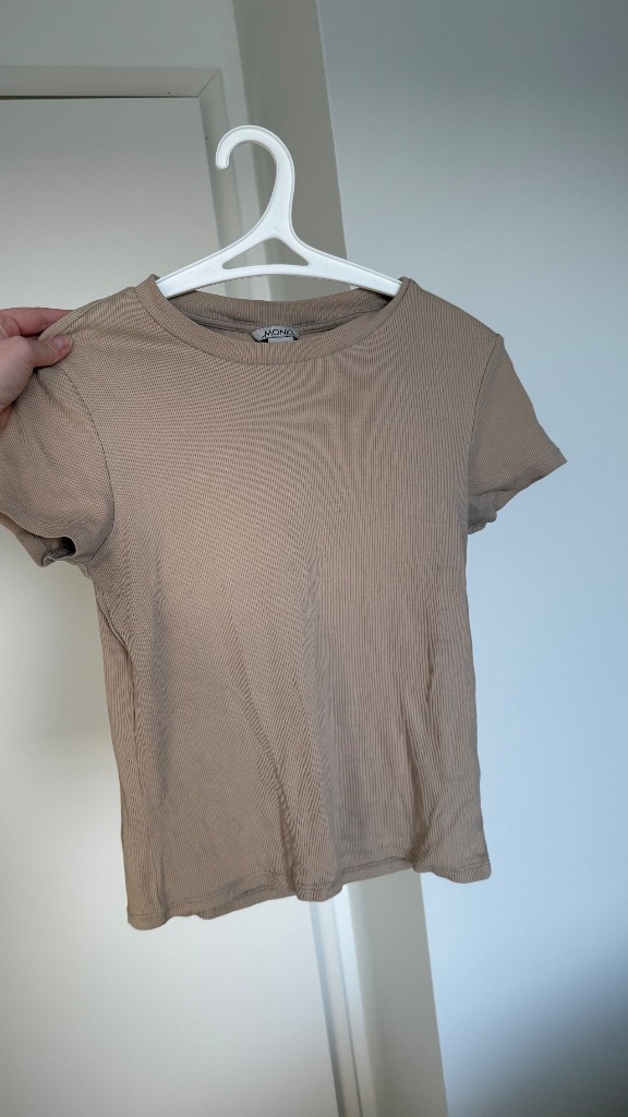 Monki beige t-paita