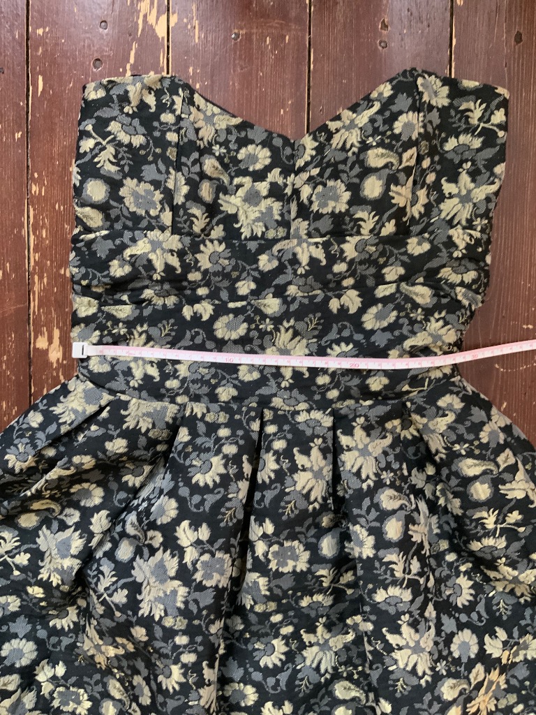 MISO juhlamekko, kult/must, 36