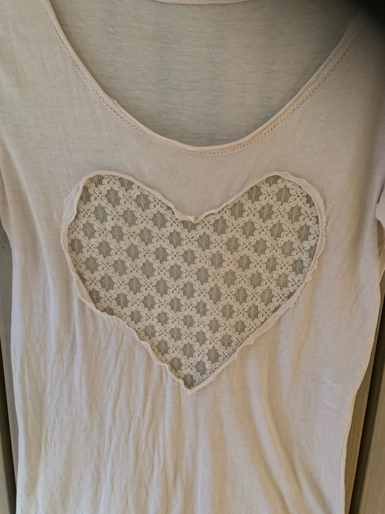 Beige TShirt med hjerte