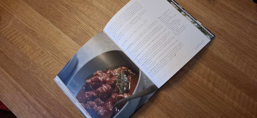 Nigella á ítölskum nótum bók