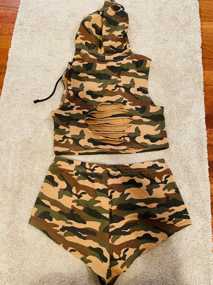 Camo sett - croptop og stuttbuxur XL