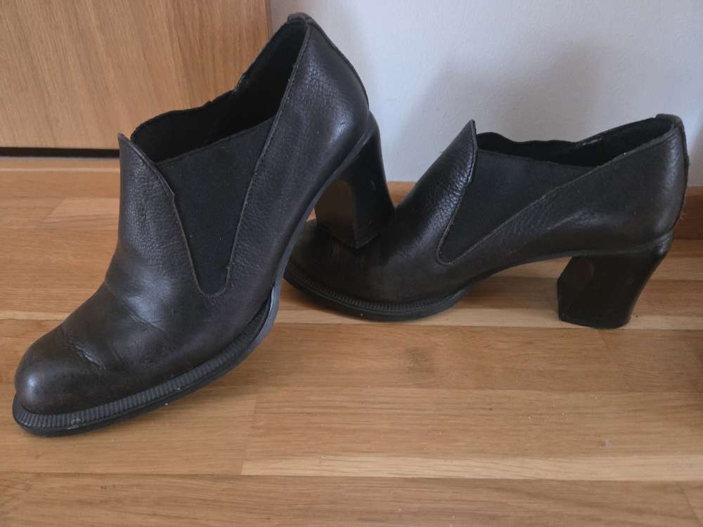 Leðurskór st.37 meira 38
