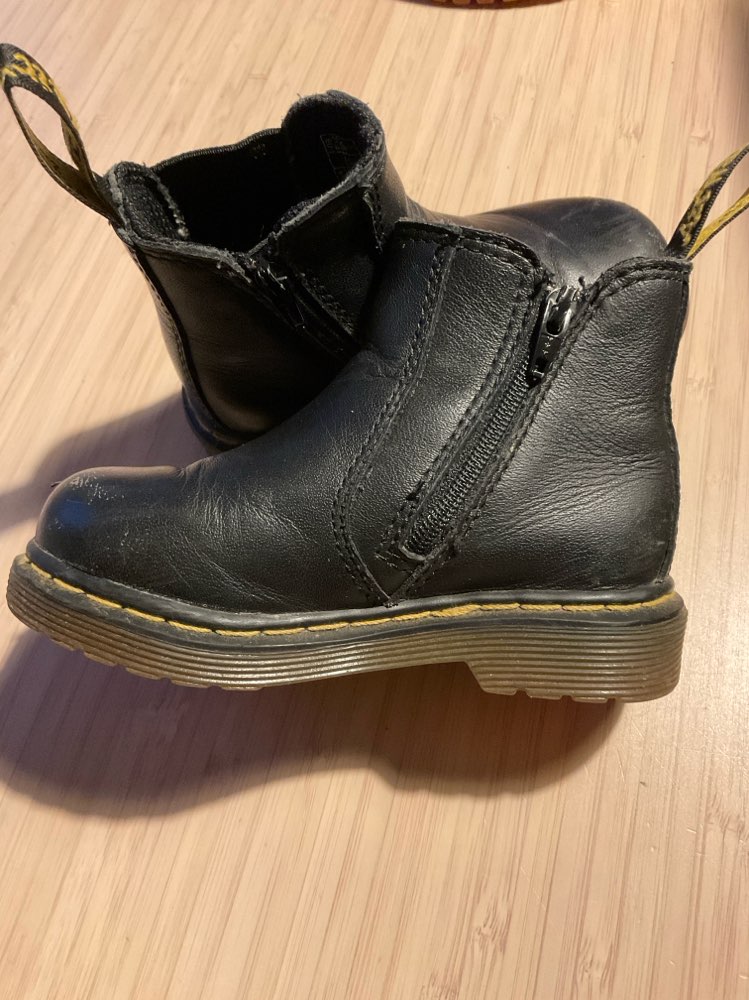 Dr. Martens barnaskór st.21,5