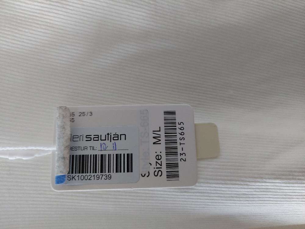 Hlýrabolur hvítur, nýr, gallerí 17, M