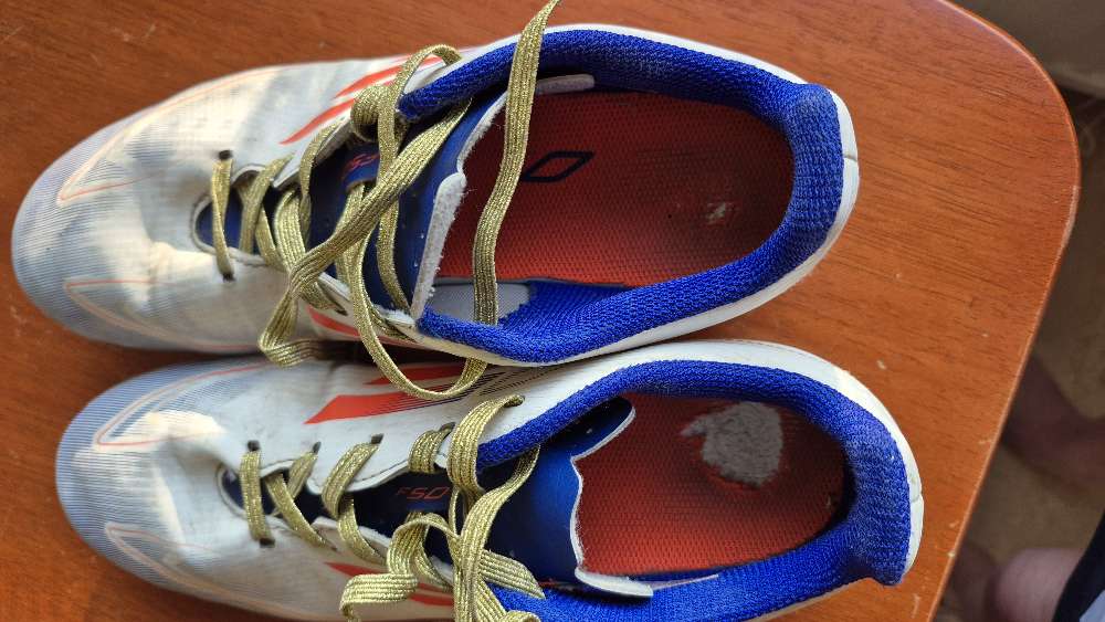 Adidas F50 jalkapallokengät koko 38.5