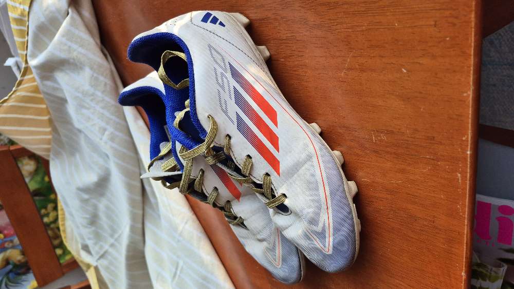 Adidas F50 jalkapallokengät koko 38.5