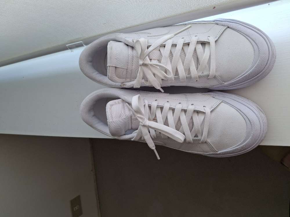 Nike skór st 40,5 notaðir 5 sinnum