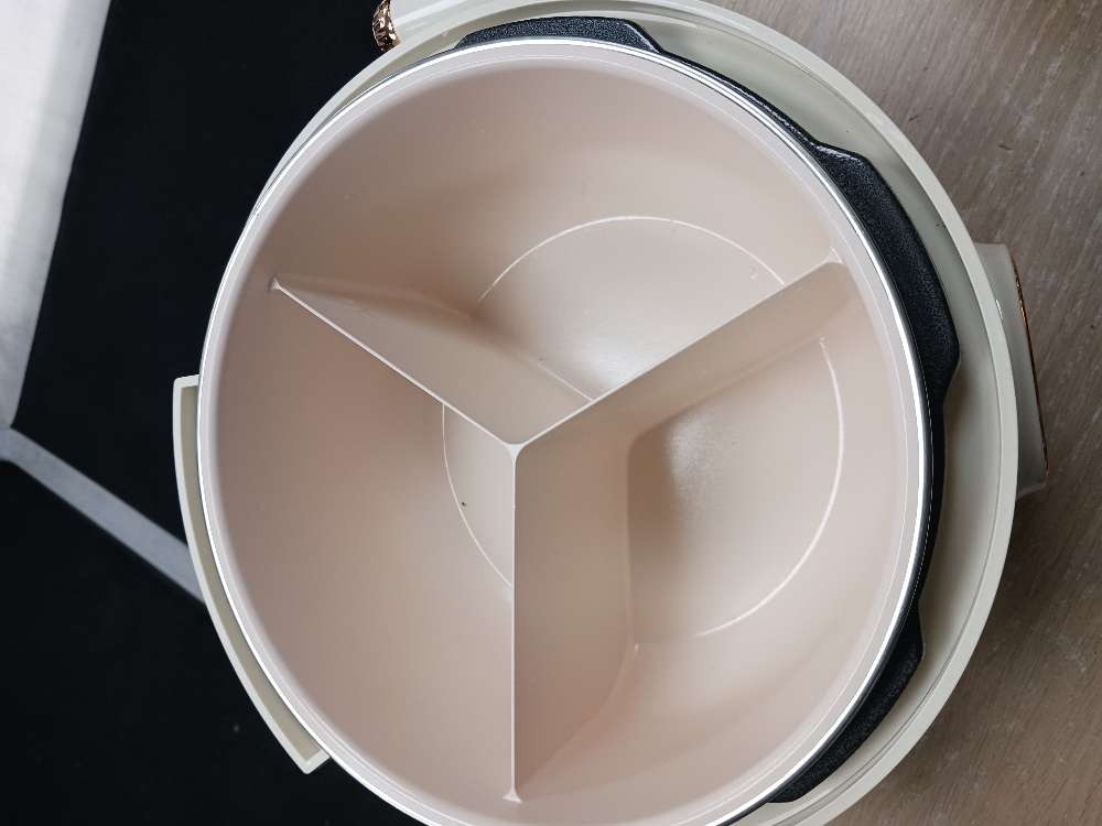 Sähkökäyttöinen painekattila/riisikeitin