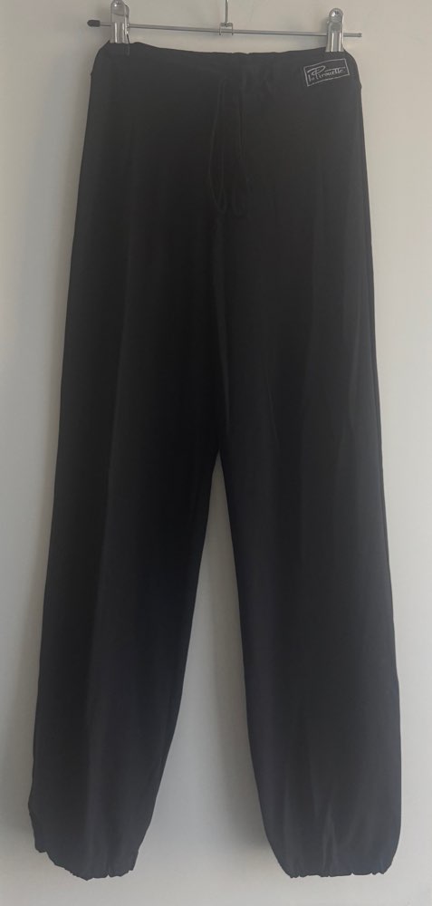 Mustat,  voimistelucaprit, 120/130 cm