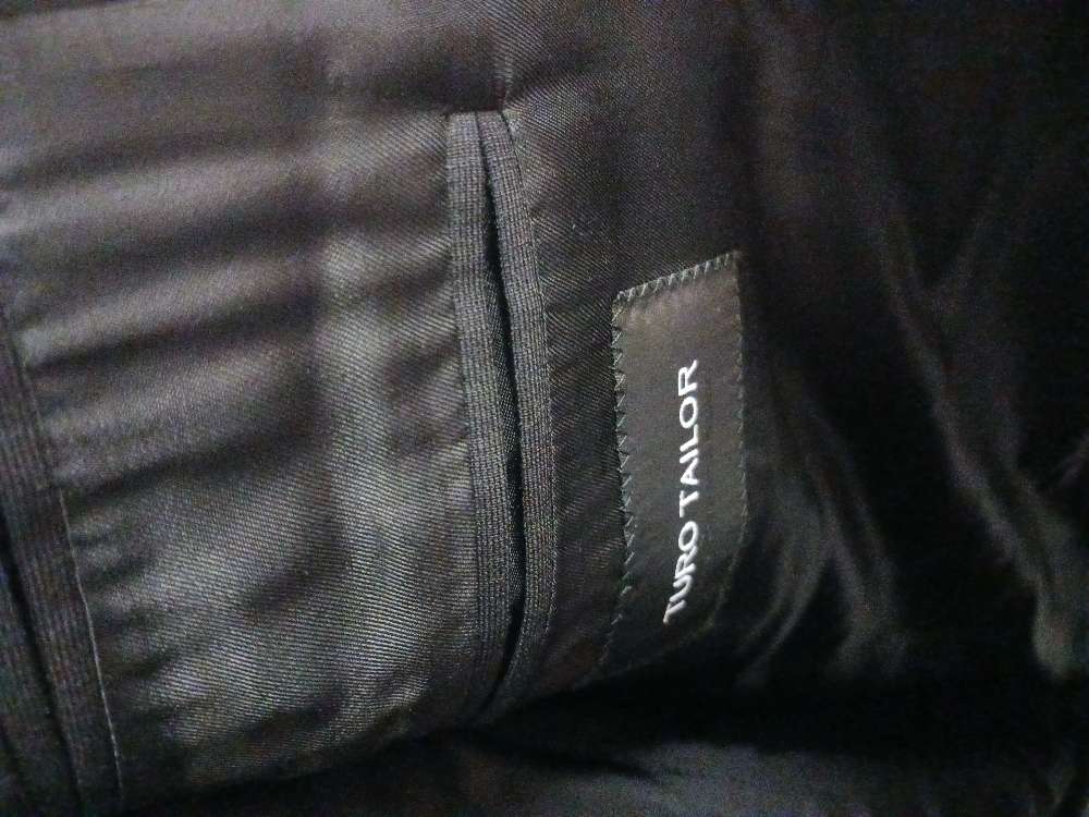 Turo tailor tumma puku L