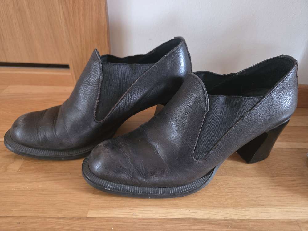 Leðurskór st.37 meira 38