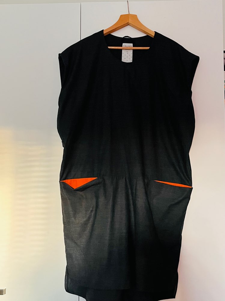 Tauko mekko, L