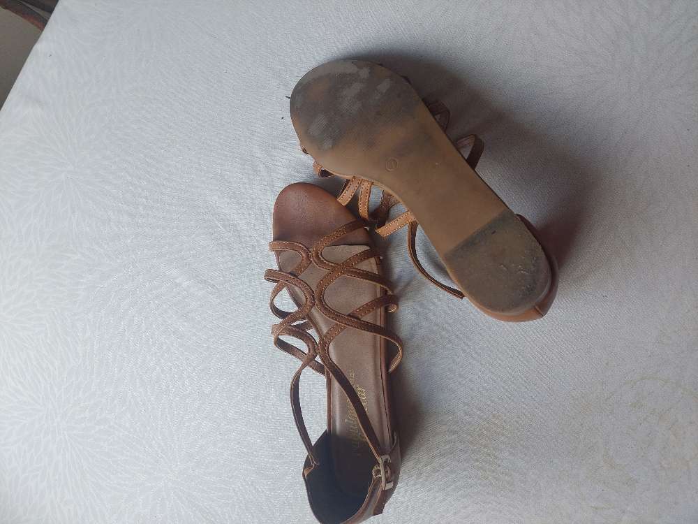 Naisten kengät koko 40