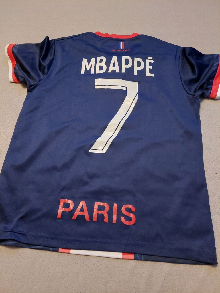 Paris treyja 14 ára