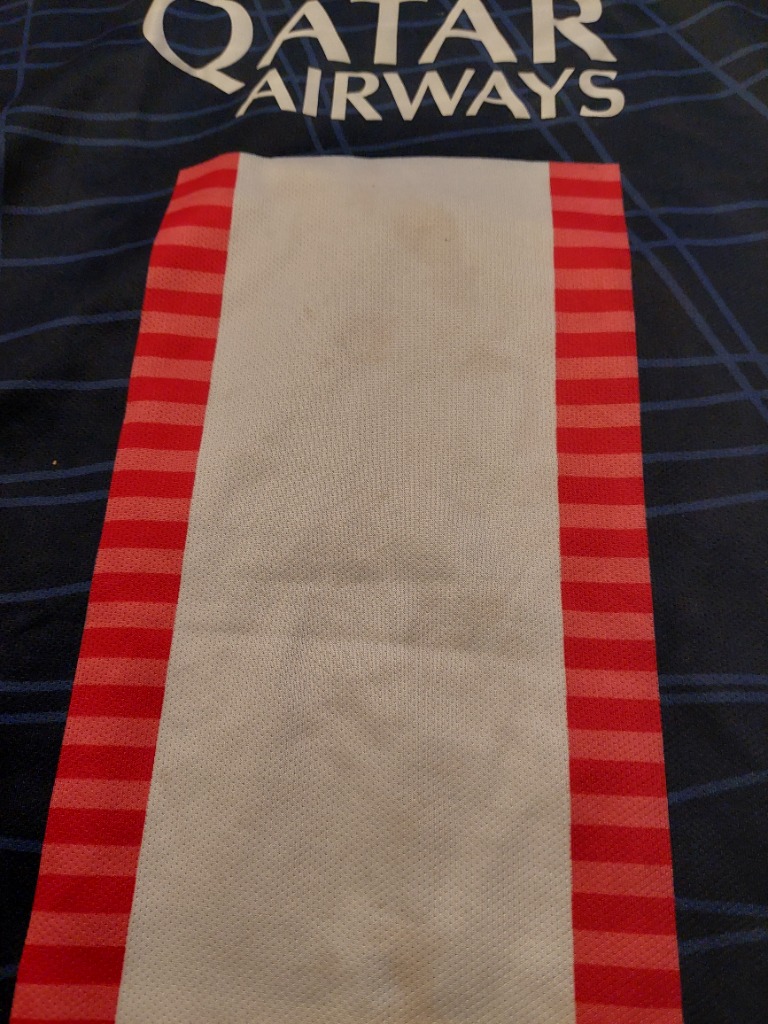 Paris treyja 14 ára