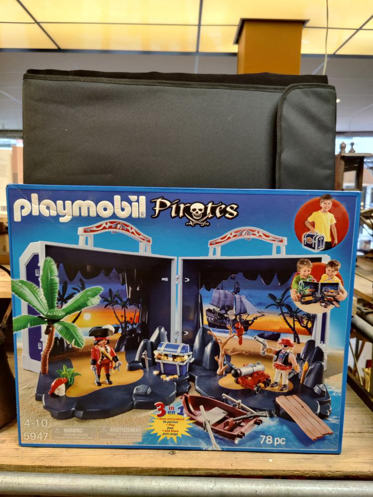 5947-78 Piece Set with Pirates NIB Playmobil Pirate Treasure Chest Playset 