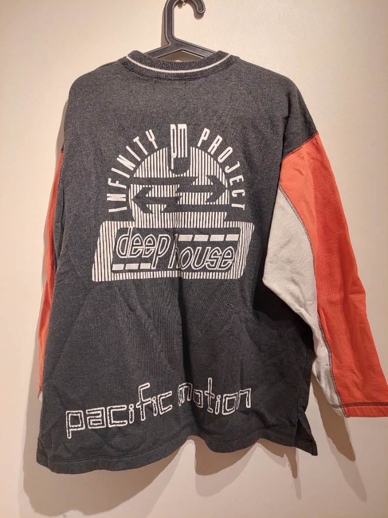 Pacific motion peysa 