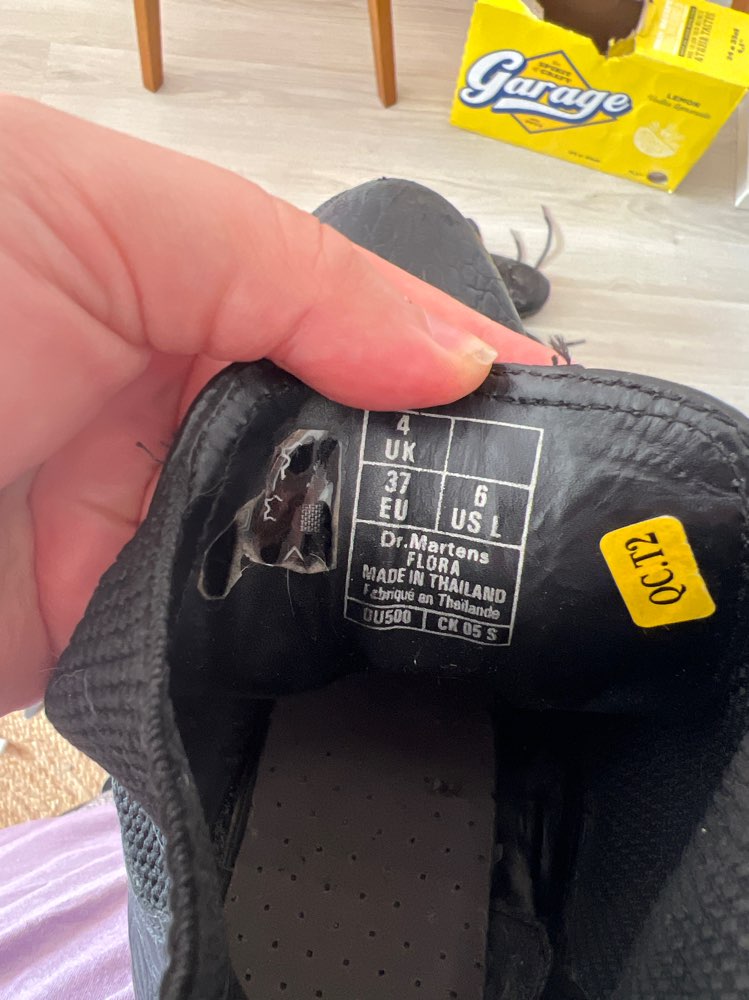 Dr martens, FLORA 37