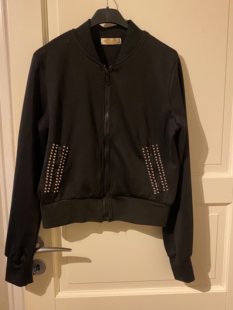 Sort joggedress m detaljer, str M/L