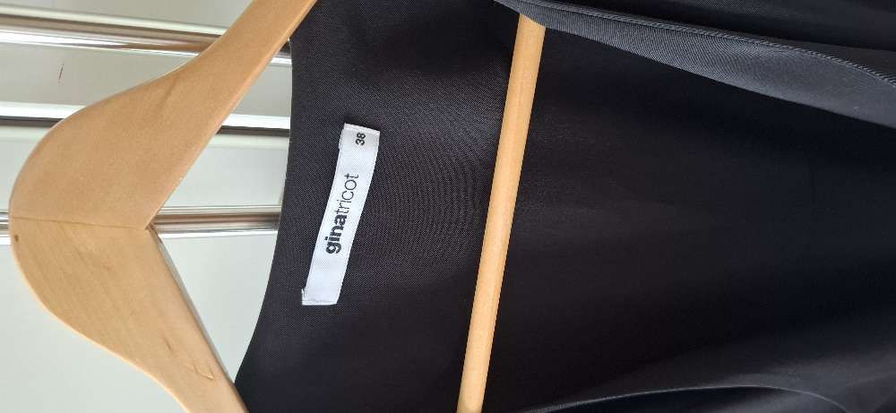 Gina Tricot st. 38 þunnur rykfrakki