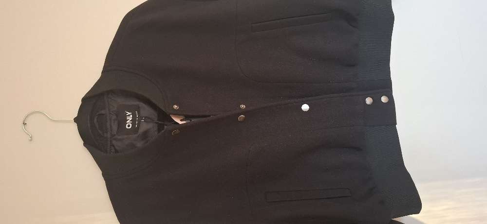 Only st. L nýr bomber jakki