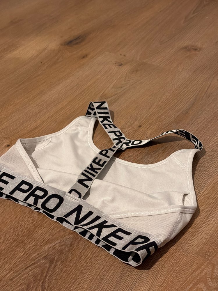 Nike pro íþróttatoppur St.S